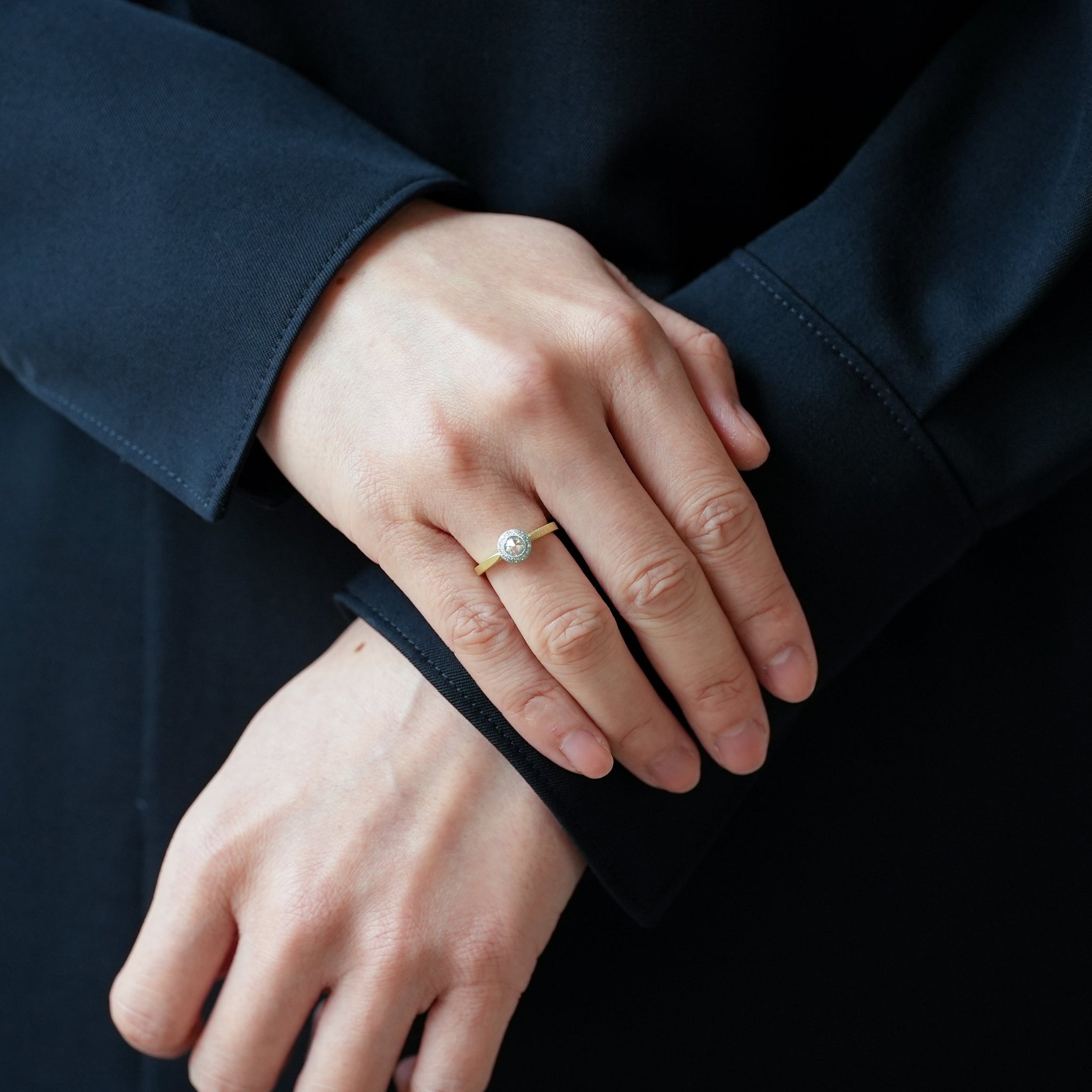 hum-RE0205_6_2048x.jpg?v=