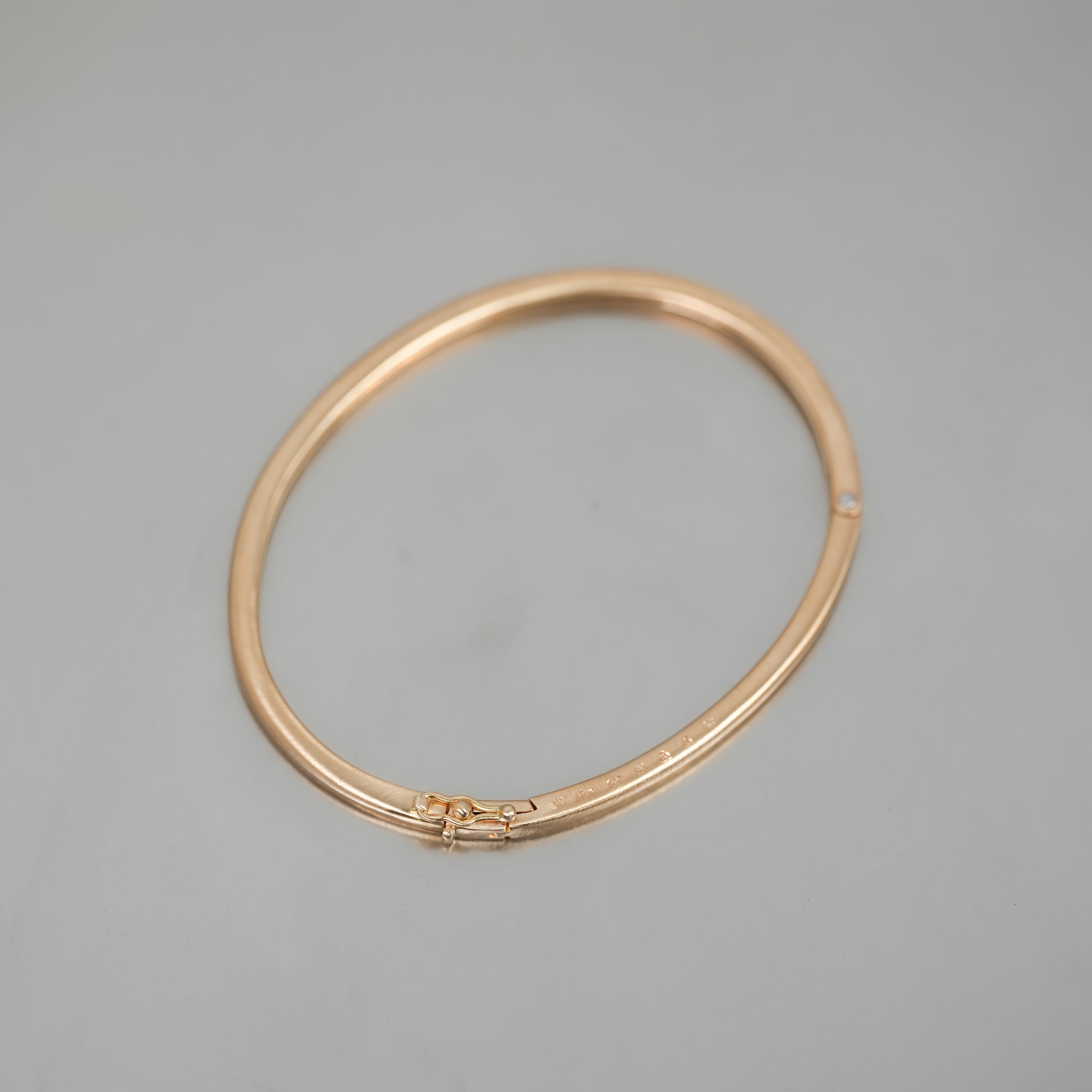HUMETE COLLECTION 'CLASSIC' BANGLE – hum RESTORE