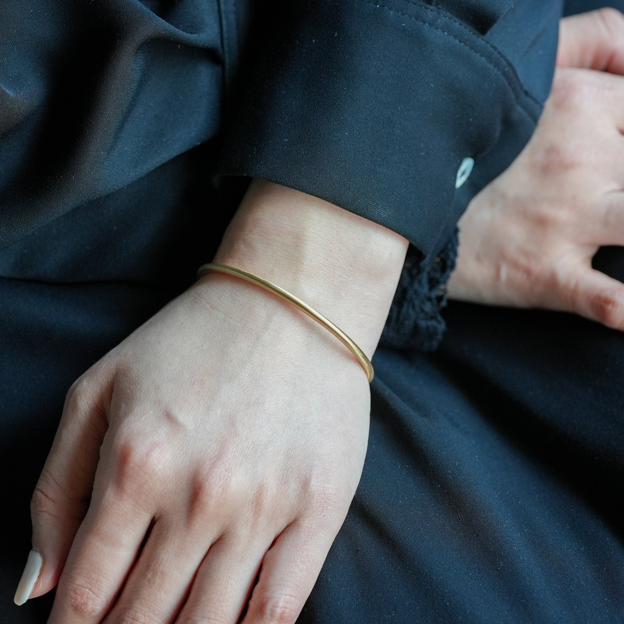 HUMETE COLLECTION 'CLASSIC' BANGLE – hum RESTORE