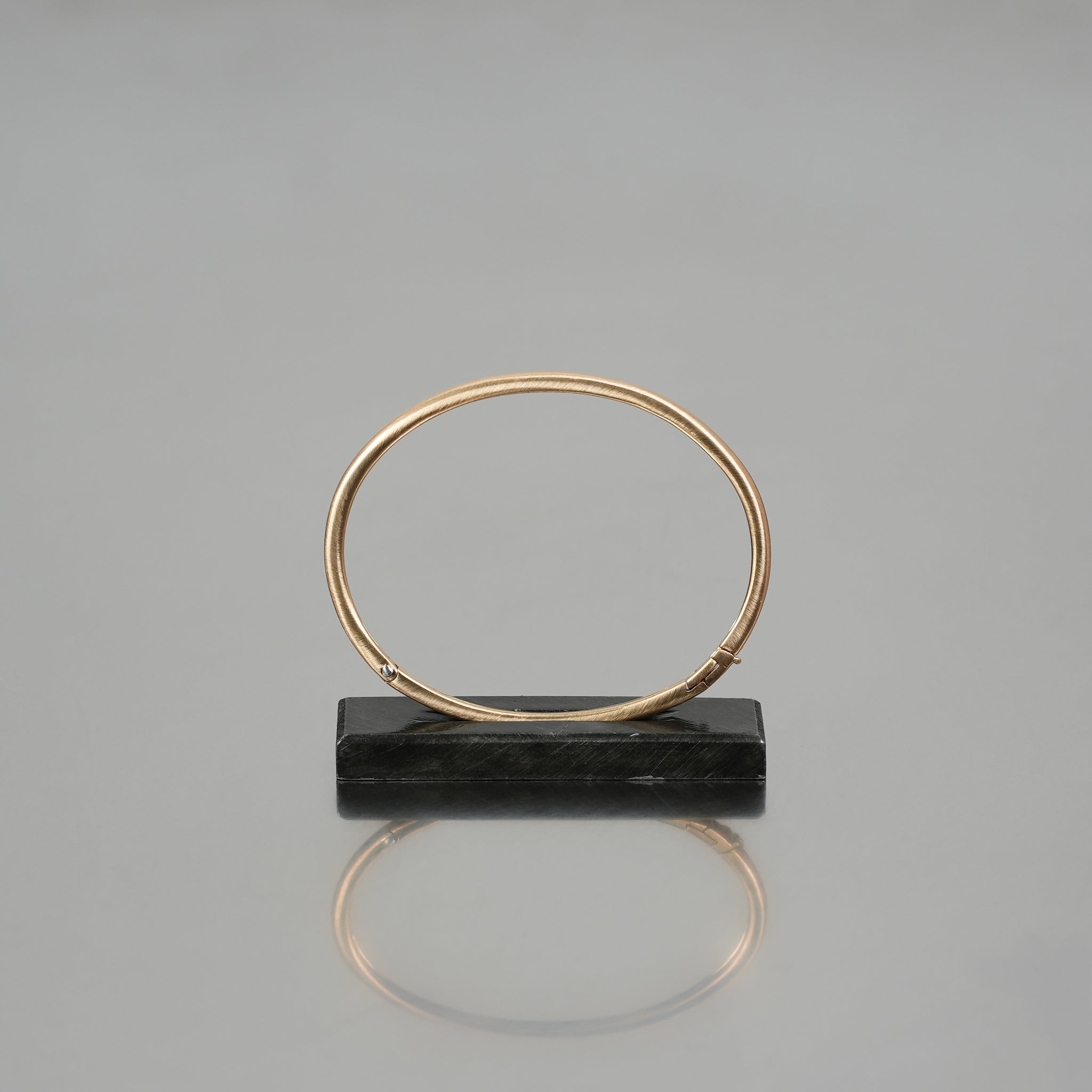 HUMETE COLLECTION 'CLASSIC' BANGLE – hum RESTORE