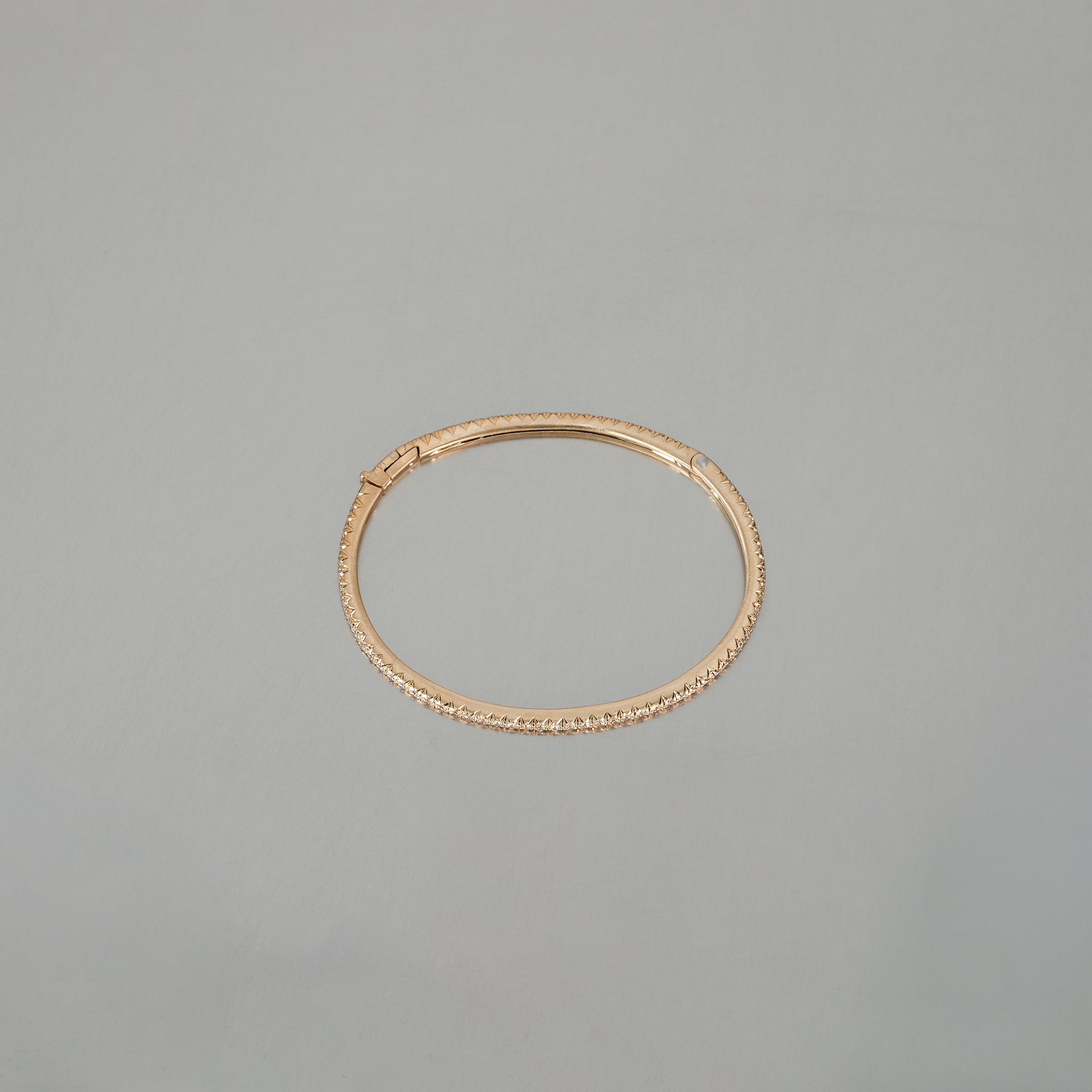 HUMETE COLLECTION 'CLASSIC' BANGLE – hum RESTORE