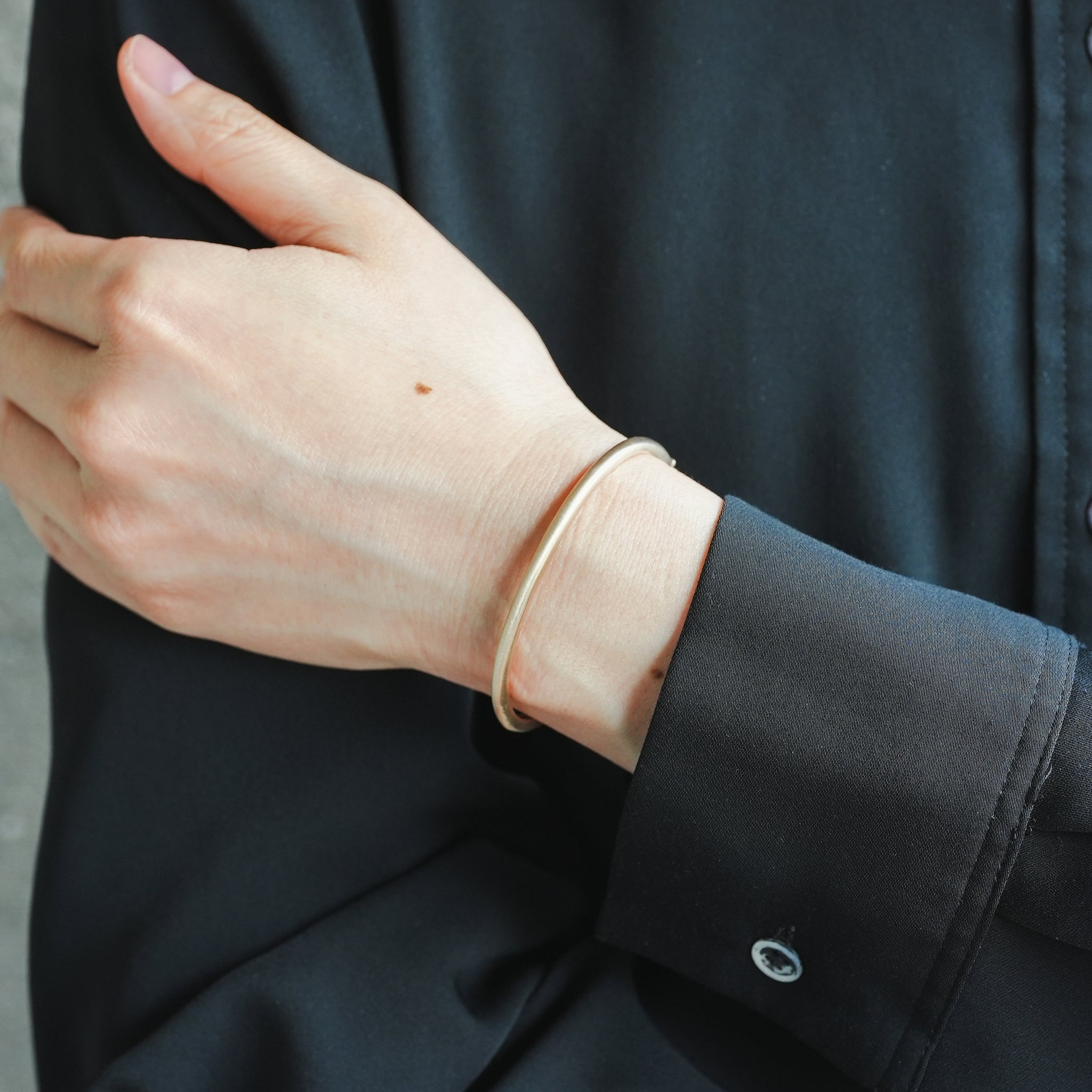HUMETE COLLECTION 'CLASSIC' BANGLE – hum RESTORE