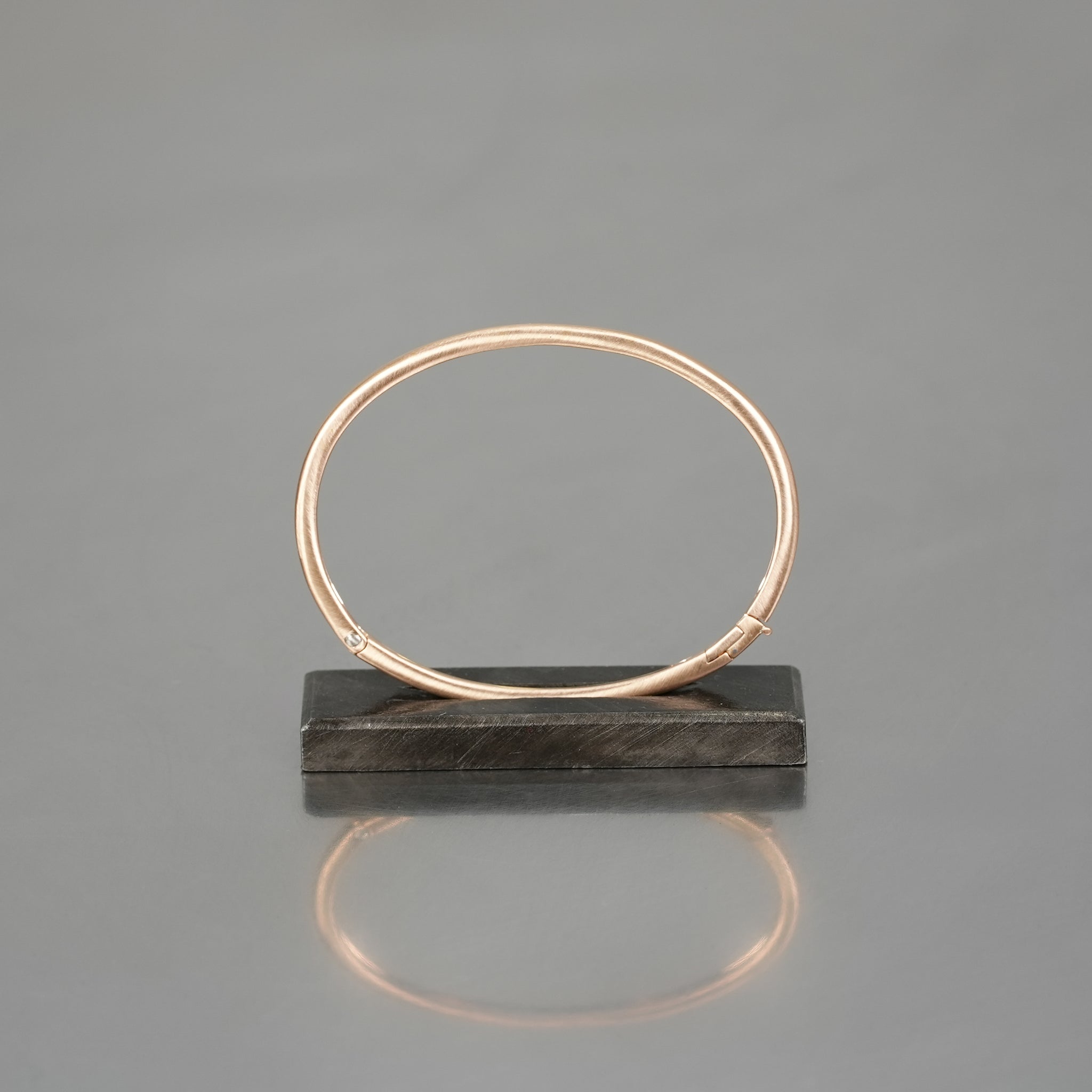 HUMETE COLLECTION 'CLASSIC' BANGLE – hum RESTORE
